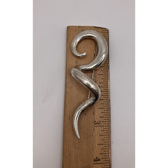 Vintage Silver  Tone Twisted Spiral Ribbon Brooch Artsy Statement Piece MCM - Picture 3 of 3